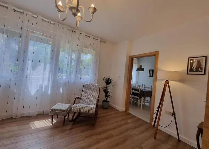 Golden Fields Apartment Near The Old Town